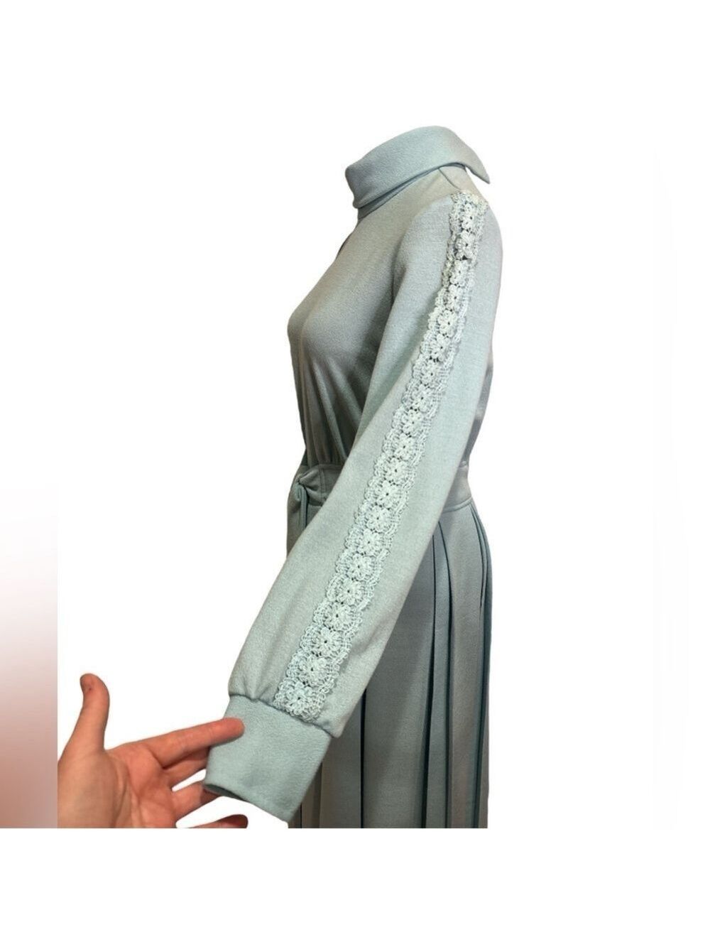 70s ICE BLUE MODEST MIDI DRESS HIGH NECK LACE INSERT SLEEVES PLEATED SKIRT SZ 8 - Picture 7 of 7